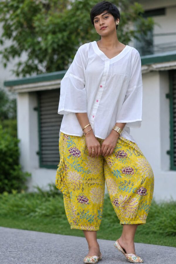White Floral cotton Kurta With Yellow Printed Baloon pant Set For Women - Image 2